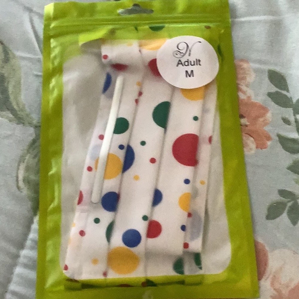 Mask colorful, polkadotted, white green, red, yellow and blue adult, medium NWT